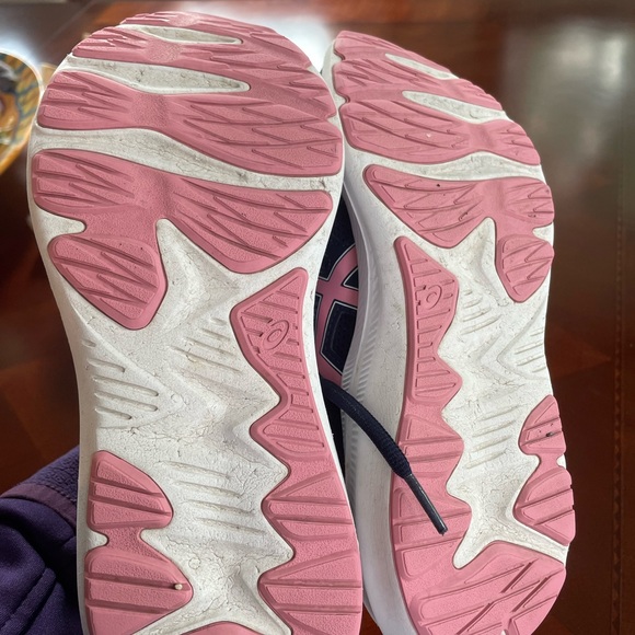 Ladies Sz 7 ASICS Runners - Picture 11 of 13